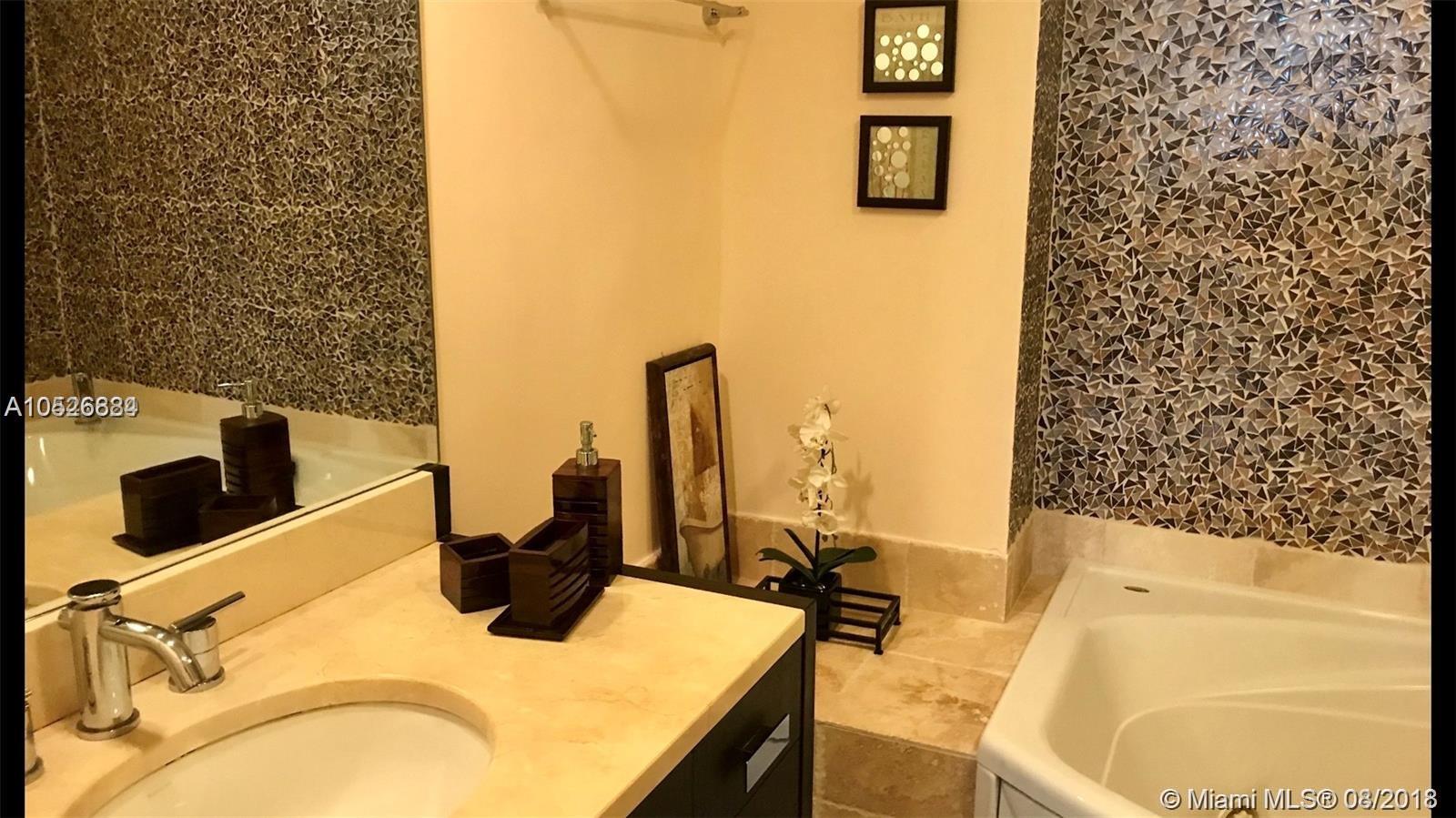 TRUMP ROYALE CONDO - Residential Lease