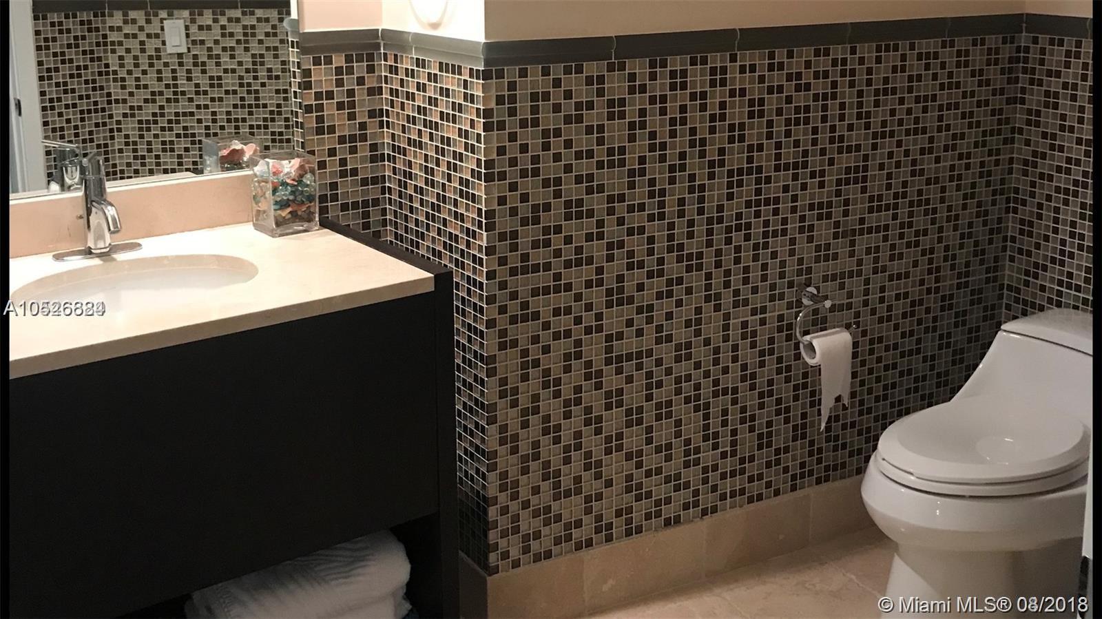 TRUMP ROYALE CONDO - Residential Lease