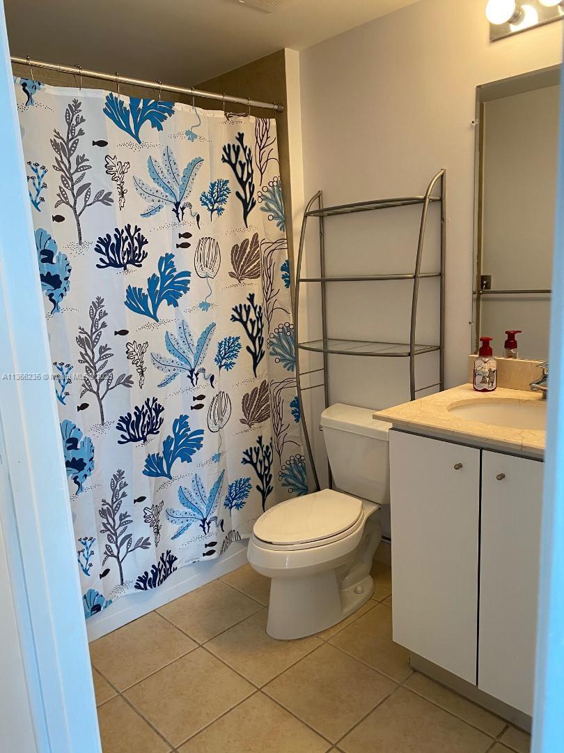 METROPOLIS I AT DADELAND - Residential Lease