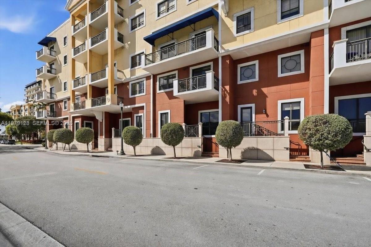 COLONNADE AT DADELAND SE - Residential