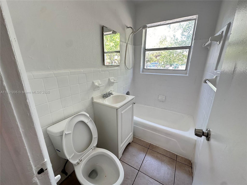 Photo of 405 NW 5th St #1, Pompano Beach, FL 33060 (MLS # A11821205)