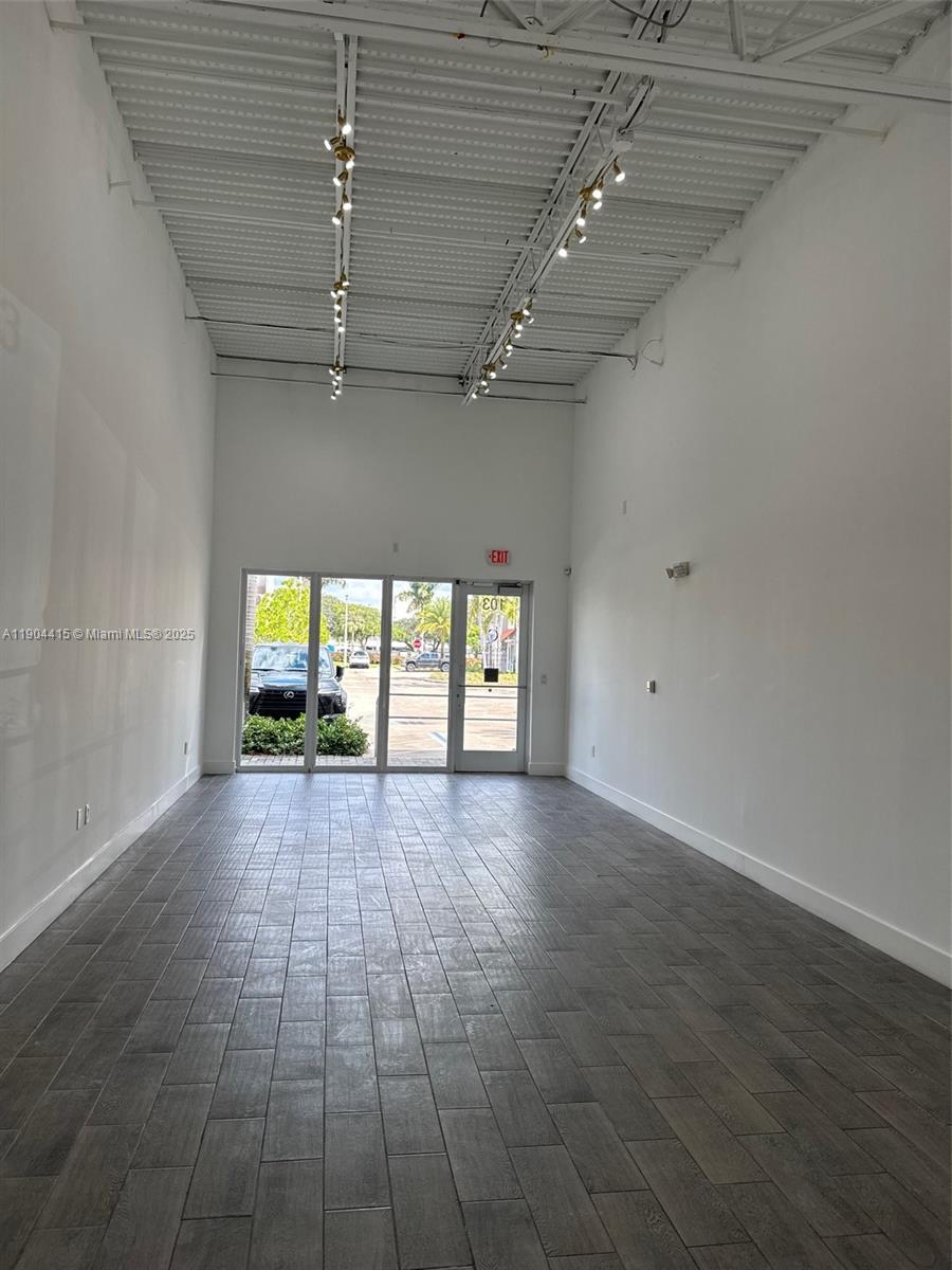 9620 Stirling Rd 103