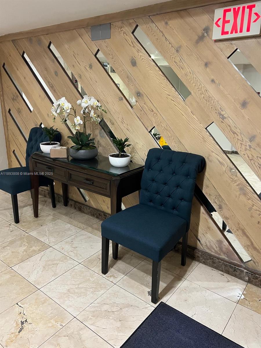 PLAZA OF AMERICAS CONDO P - Residential Lease