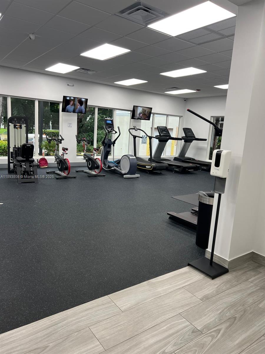 PLAZA OF AMERICAS CONDO P - Residential Lease