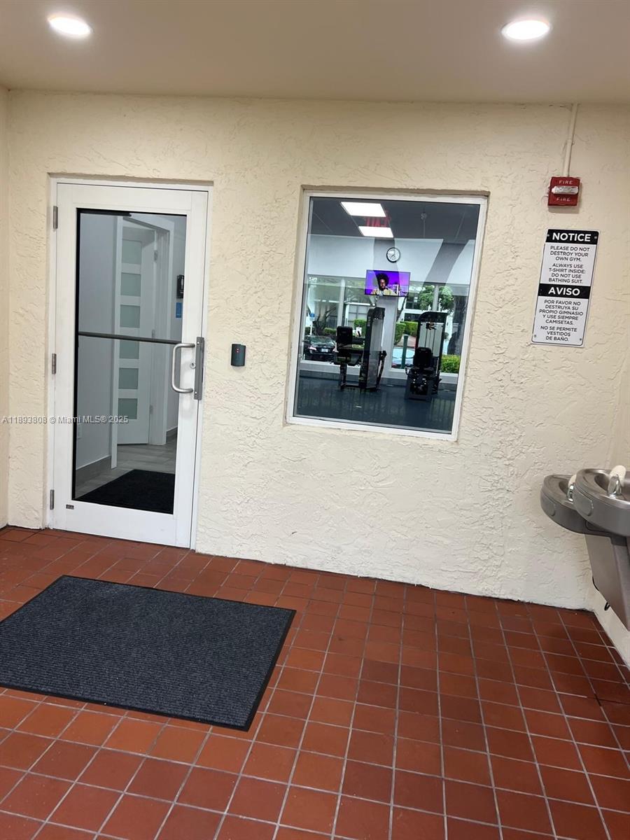 PLAZA OF AMERICAS CONDO P - Residential Lease