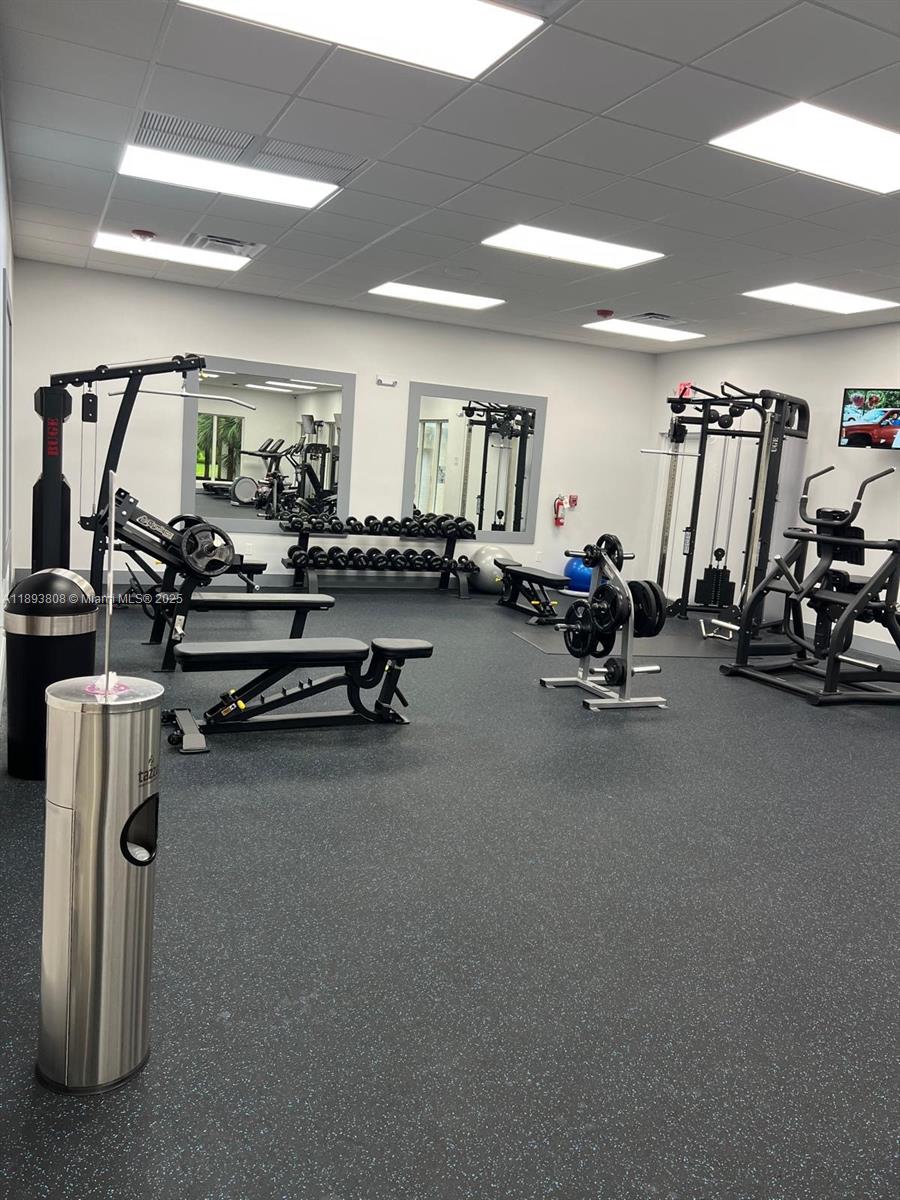 PLAZA OF AMERICAS CONDO P - Residential Lease