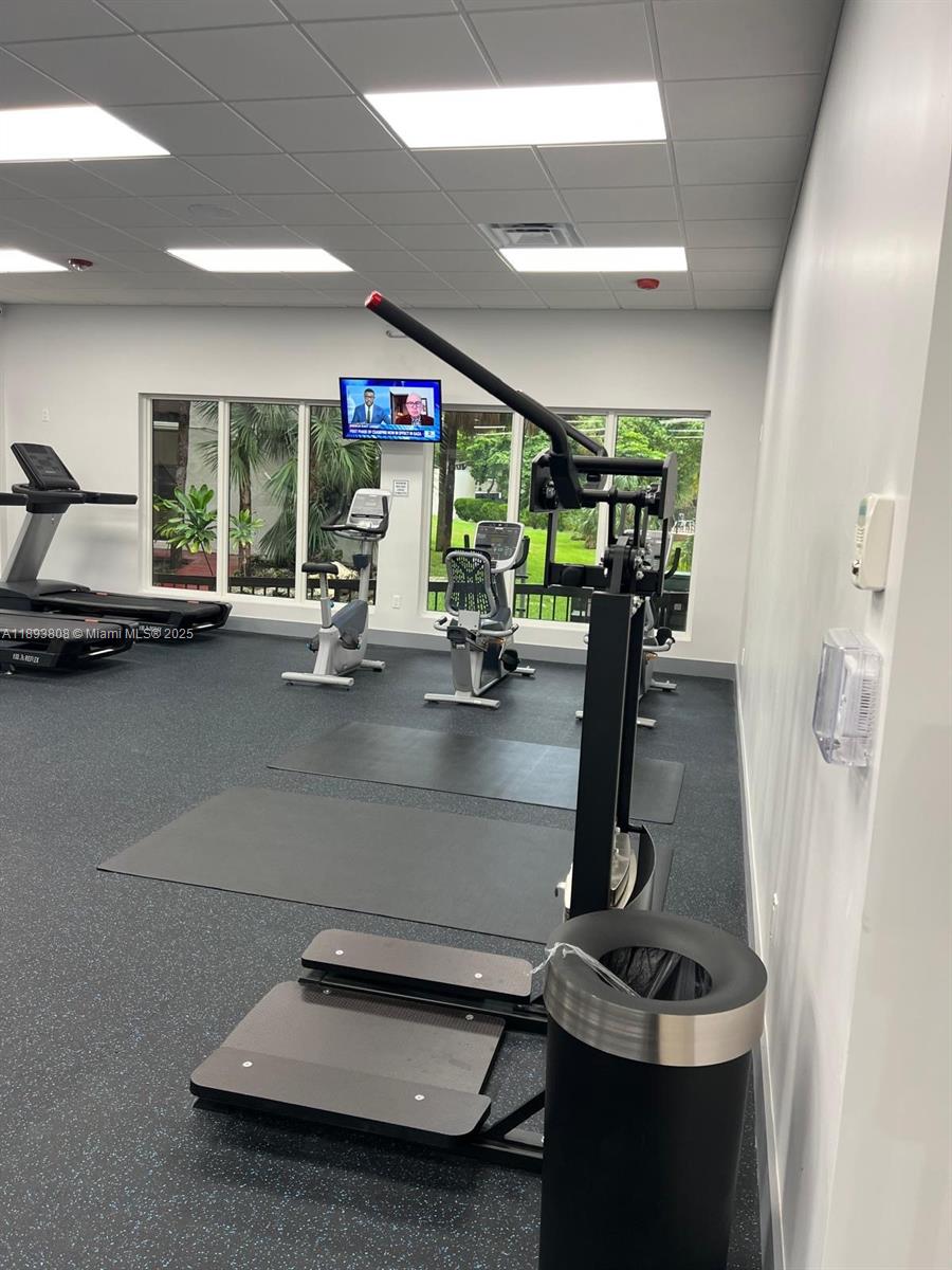 PLAZA OF AMERICAS CONDO P - Residential Lease