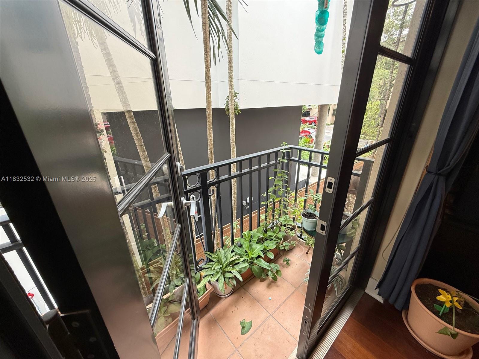2808 Coconut Ave 2808