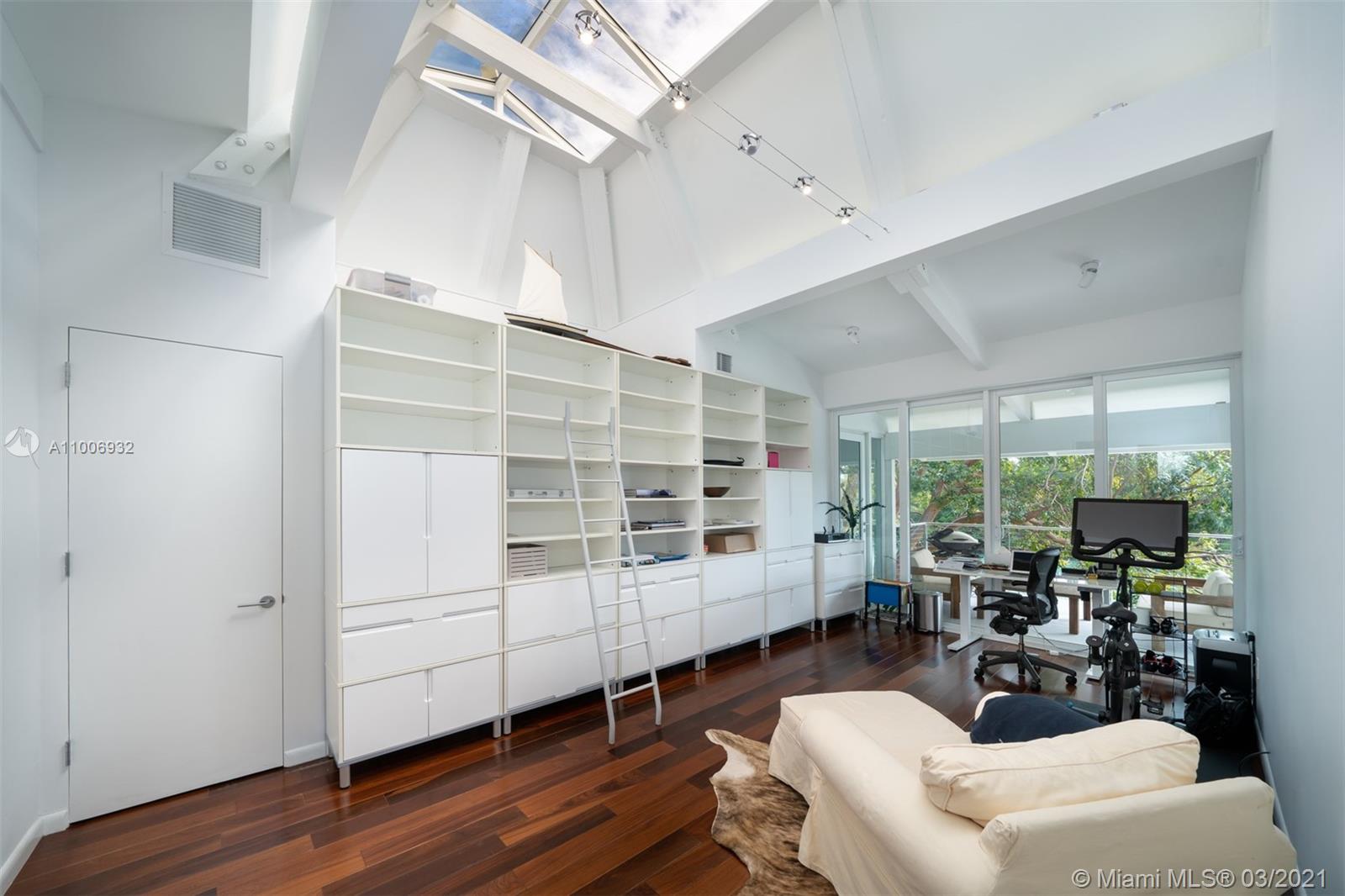 CAPE FLORIDA SUB SEC 3 - Residential