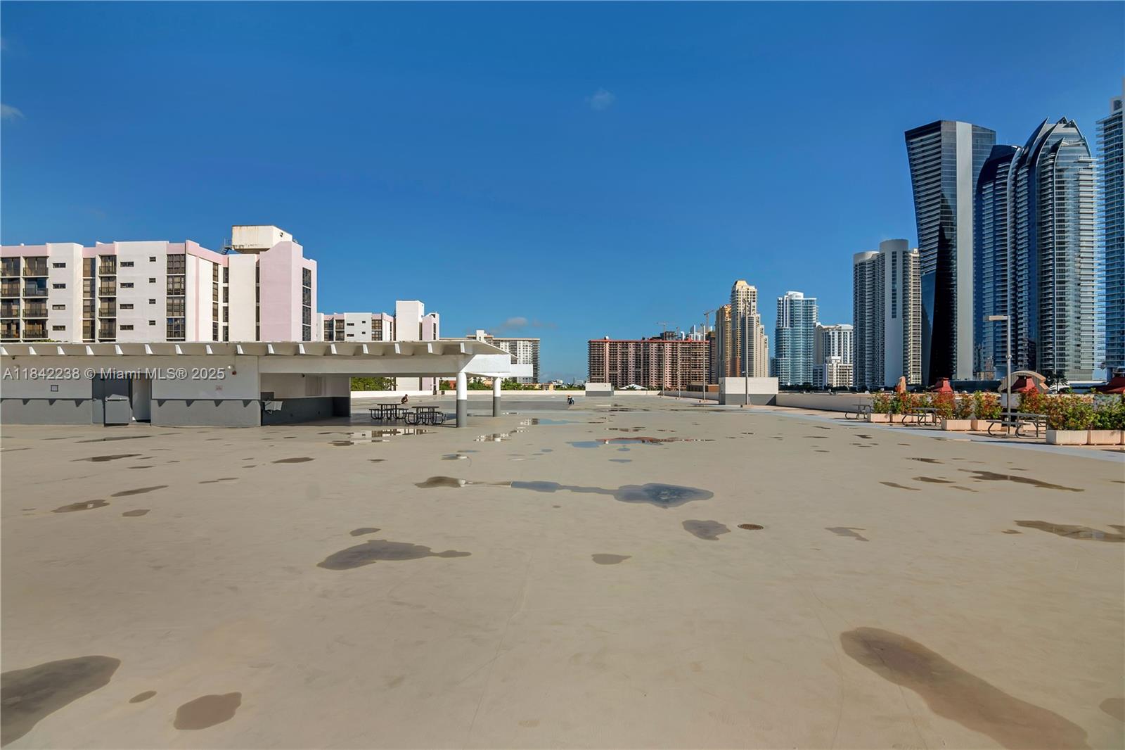 PLAZA OF AMERICAS CONDO P - Residential