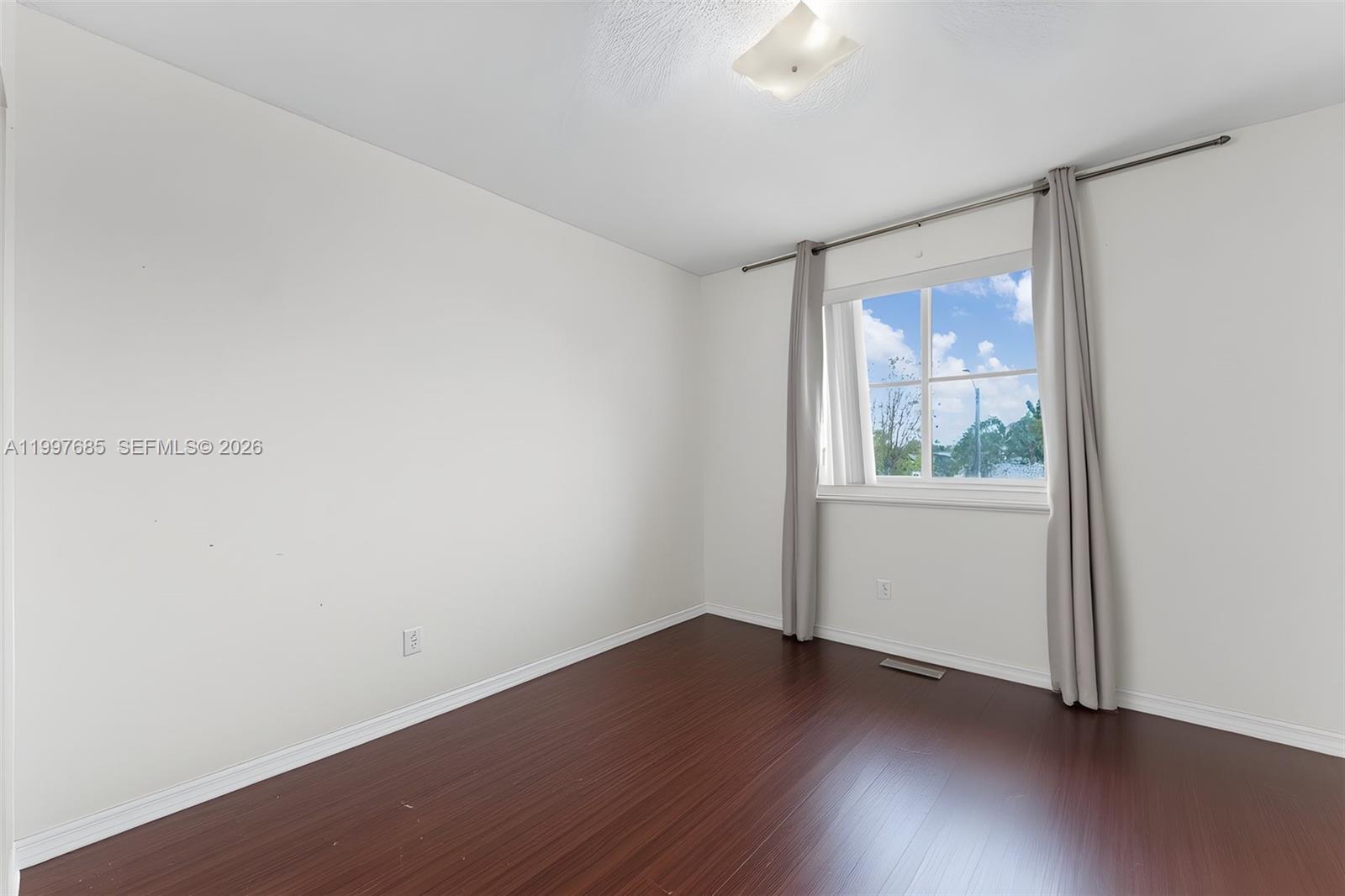 WEITZER SERENA LAKES ESTAT - Residential