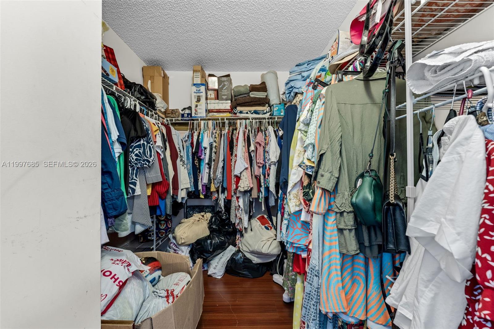 WEITZER SERENA LAKES ESTAT - Residential