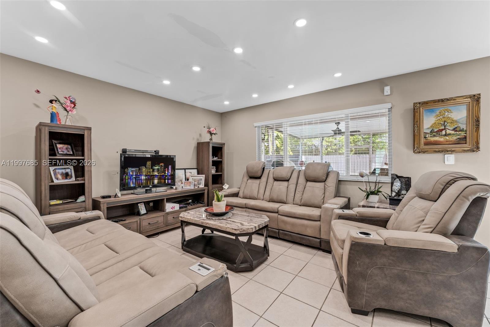 WEITZER SERENA LAKES ESTAT - Residential