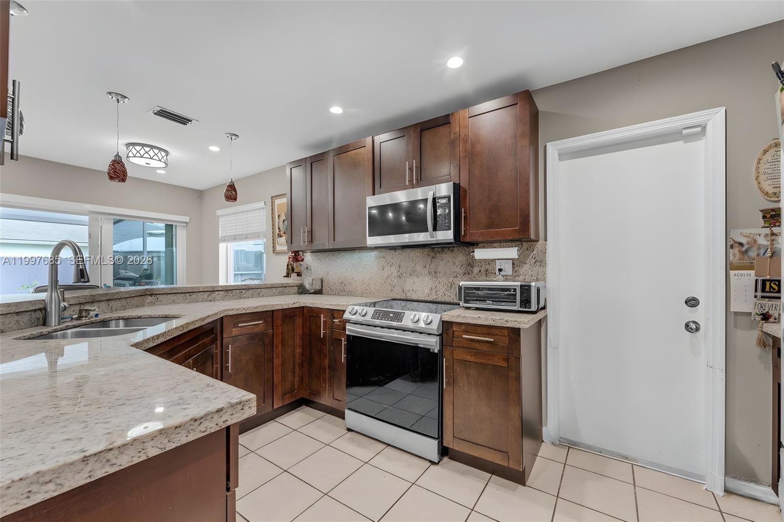 WEITZER SERENA LAKES ESTAT - Residential