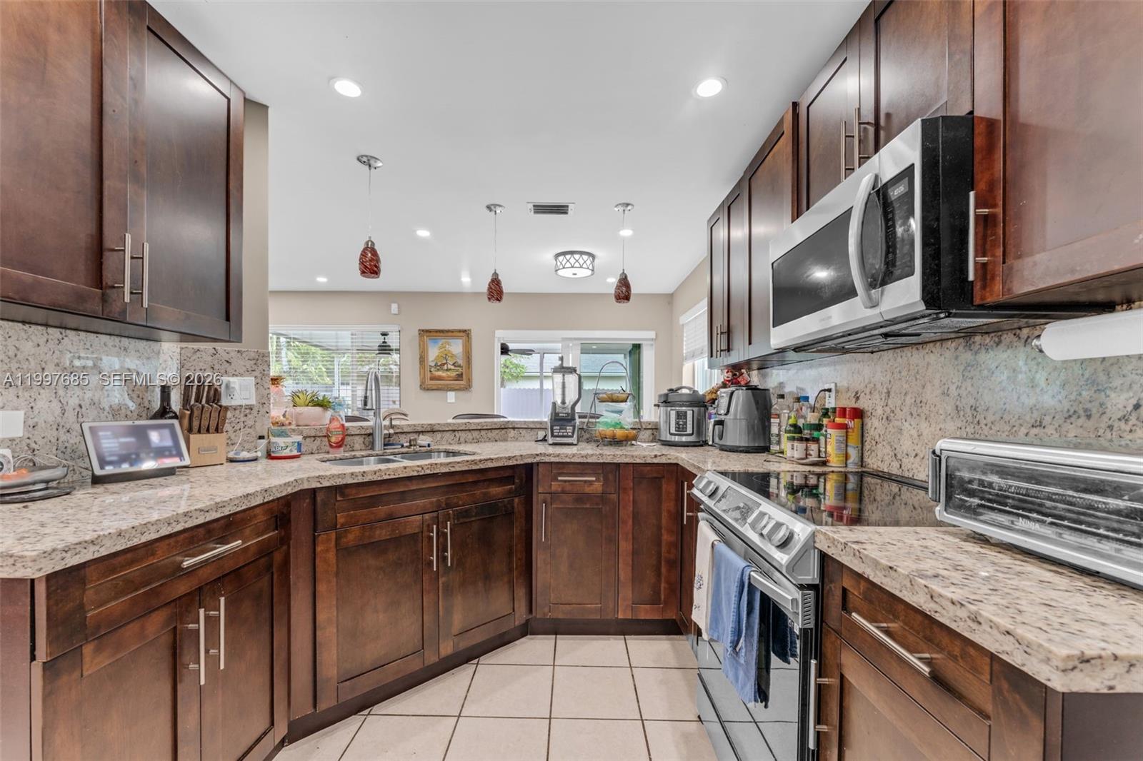 WEITZER SERENA LAKES ESTAT - Residential