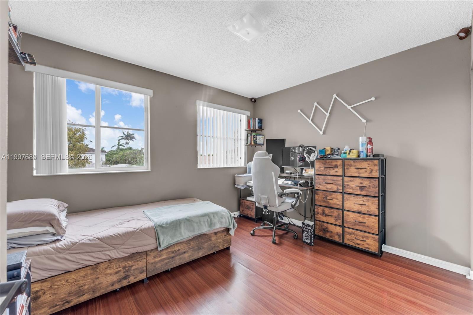 WEITZER SERENA LAKES ESTAT - Residential