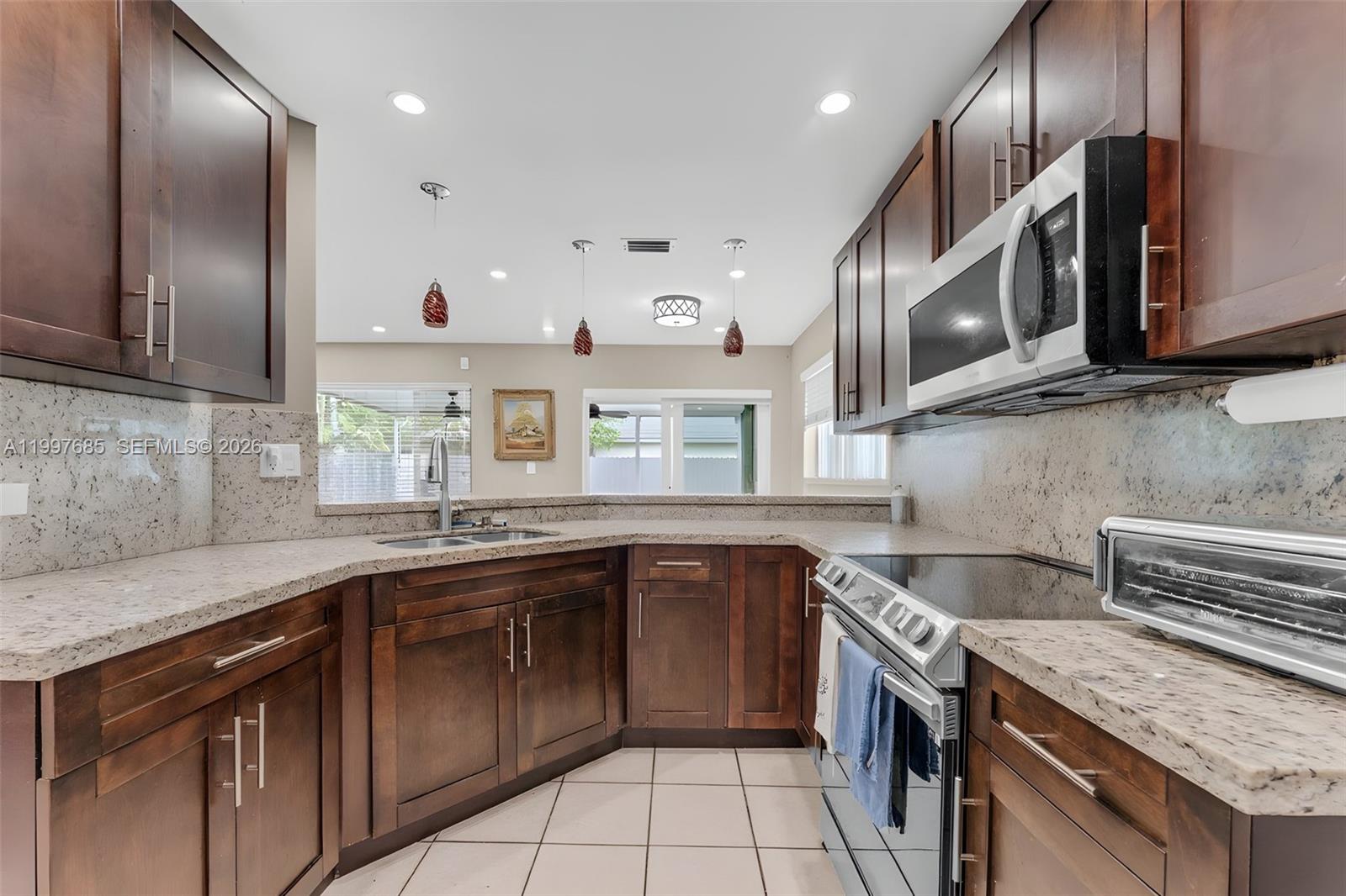 WEITZER SERENA LAKES ESTAT - Residential