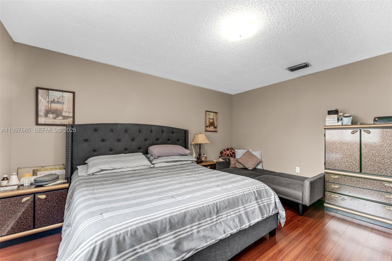 WEITZER SERENA LAKES ESTAT - Residential