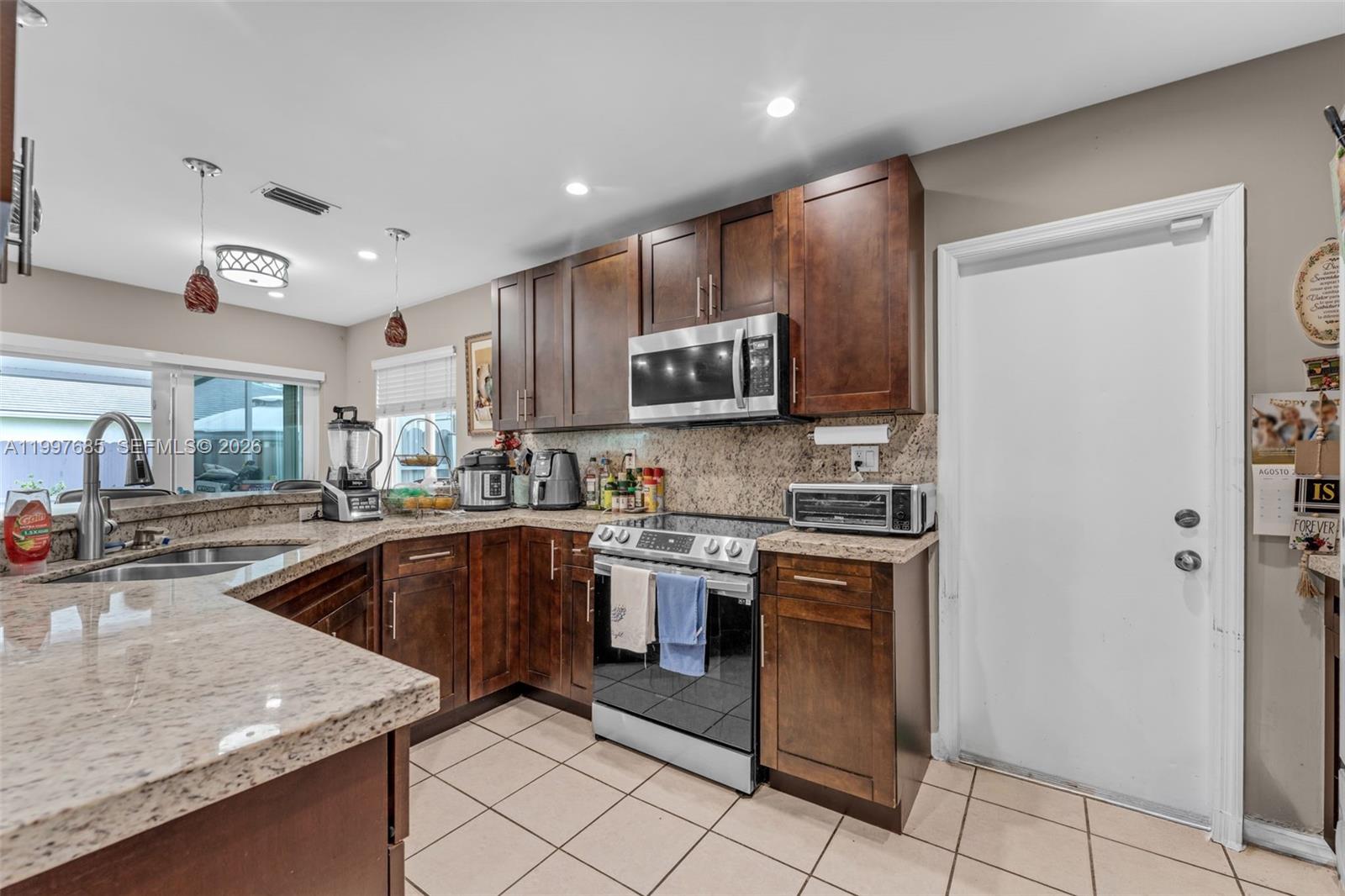 WEITZER SERENA LAKES ESTAT - Residential