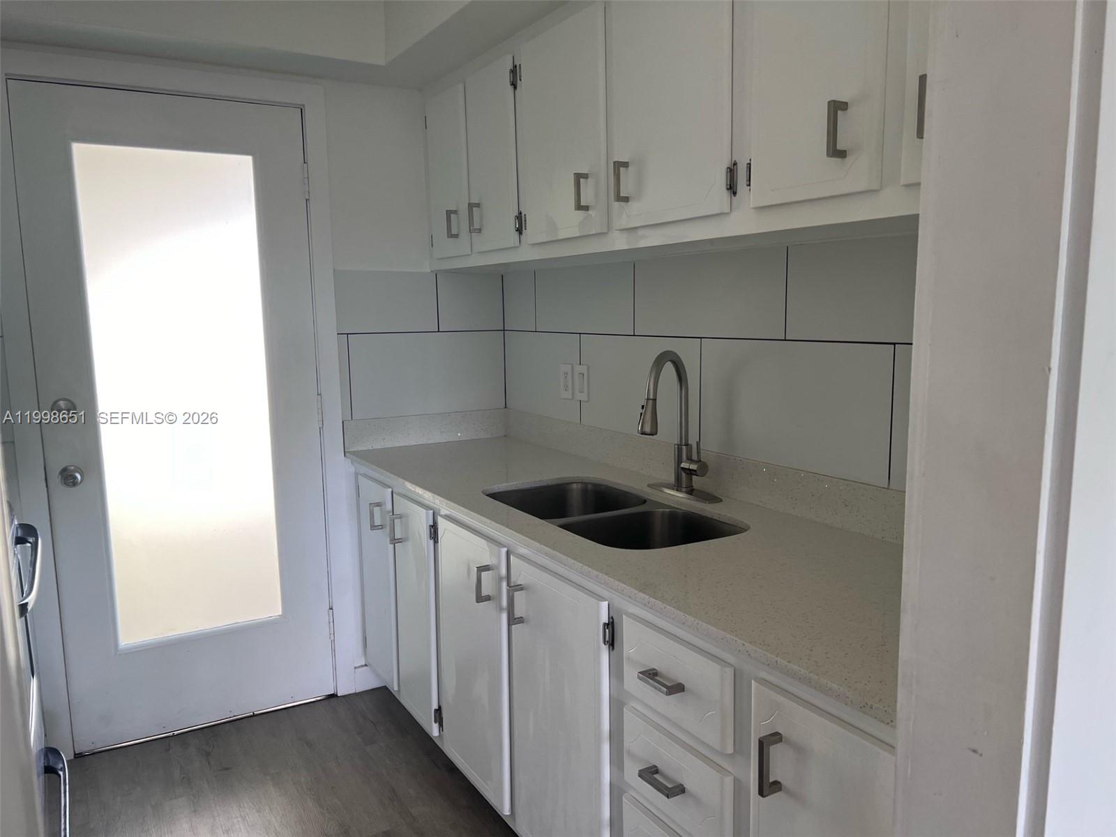 1350 E Sample Rd 306