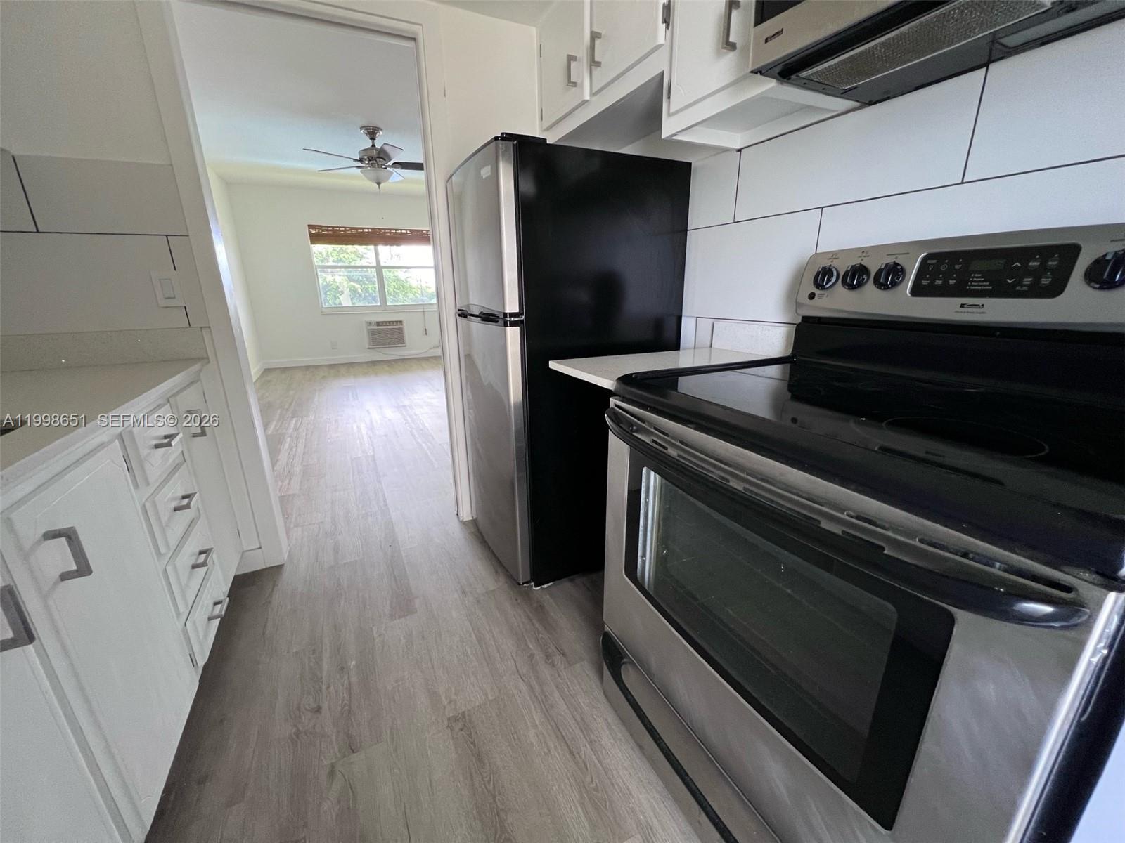 1350 E Sample Rd 306