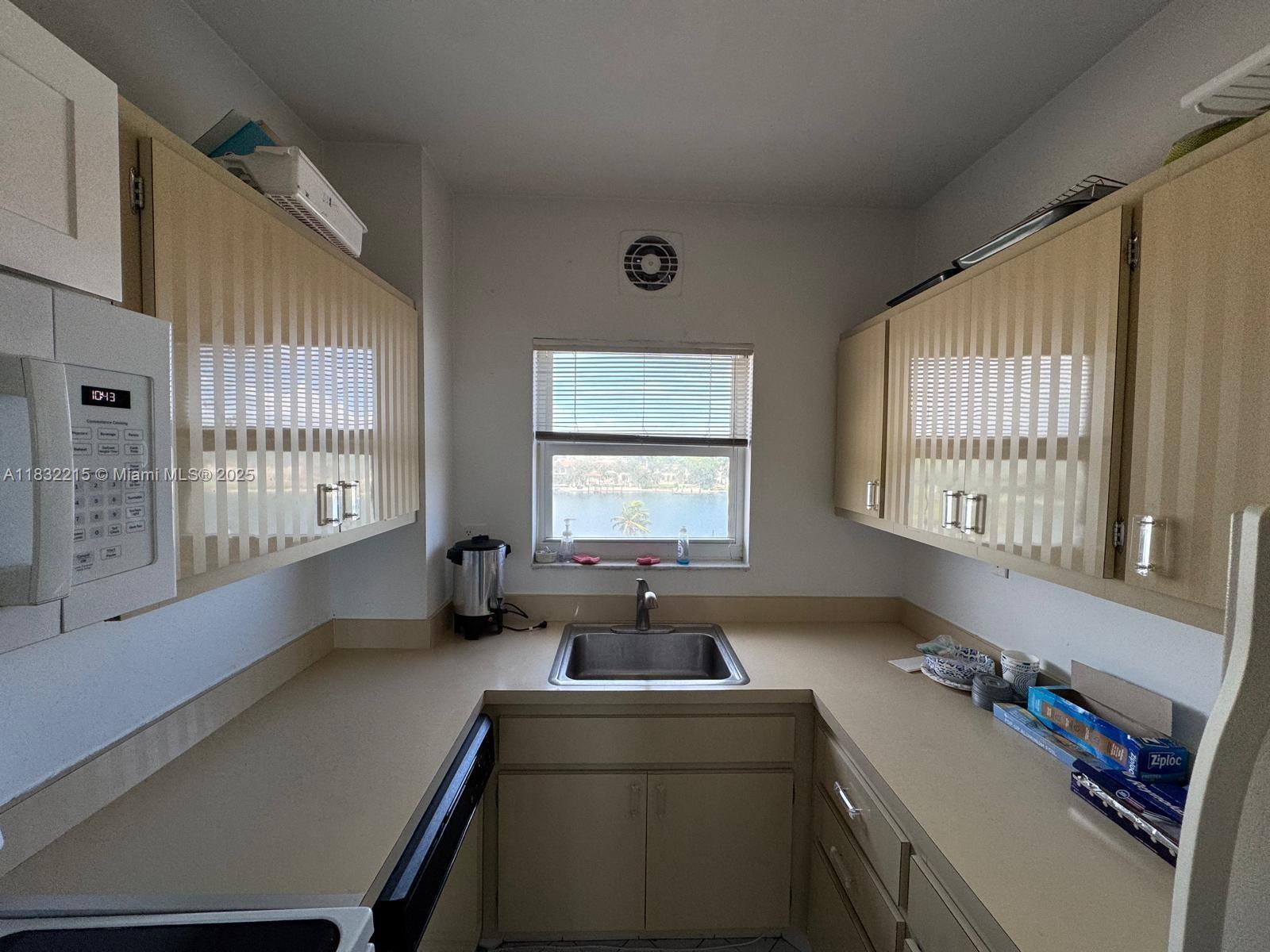 MIMOSA CONDO - Residential Lease