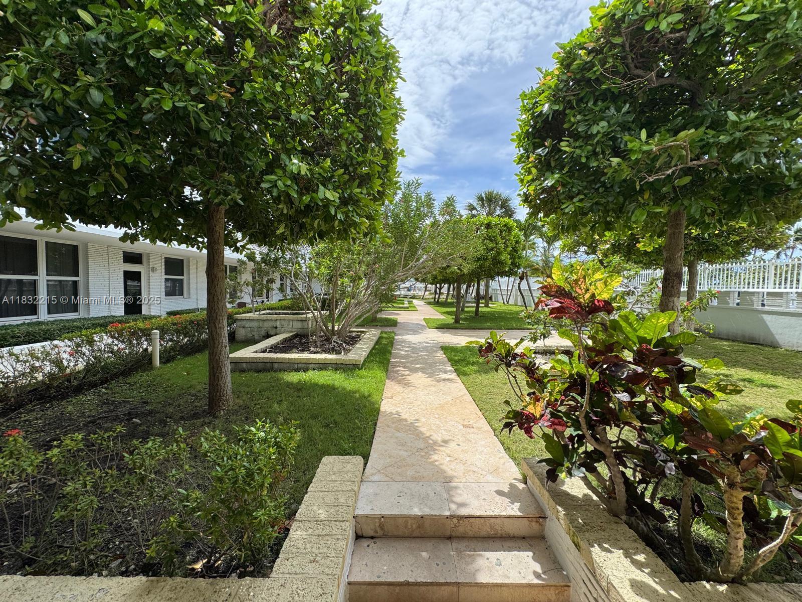 4747 Collins Ave 502