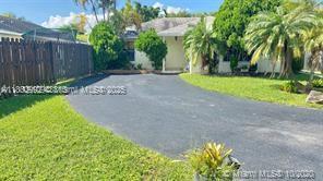 PATIO HOMES OF DORAL PINE - Residential