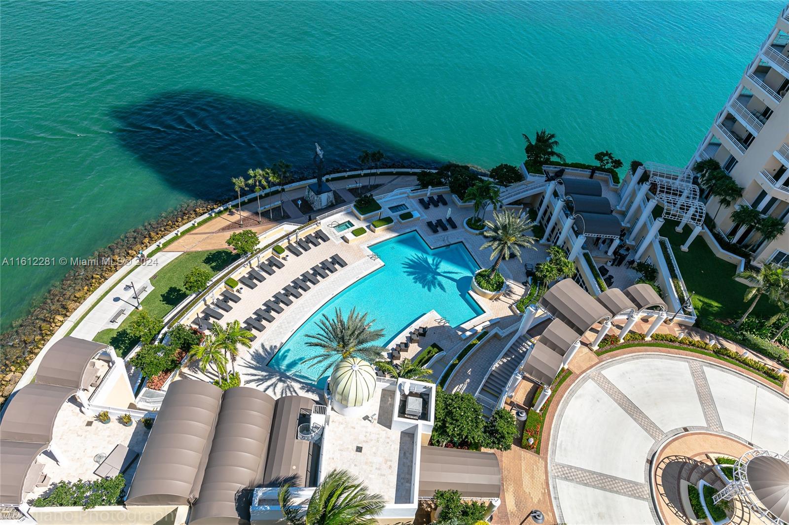 THREE TEQUESTA POINT COND - Residential