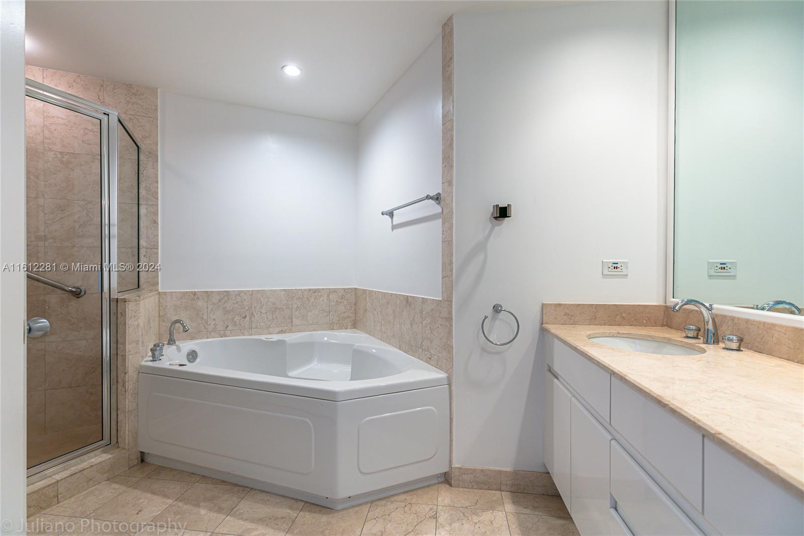 THREE TEQUESTA POINT COND - Residential