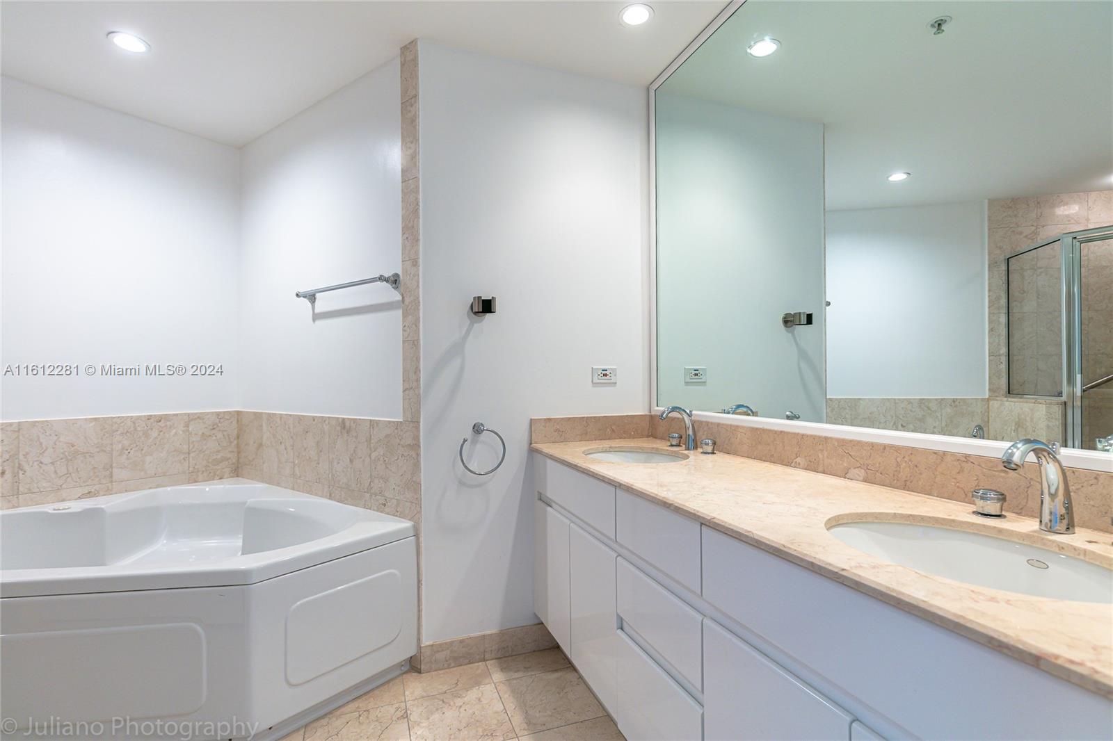 THREE TEQUESTA POINT COND - Residential