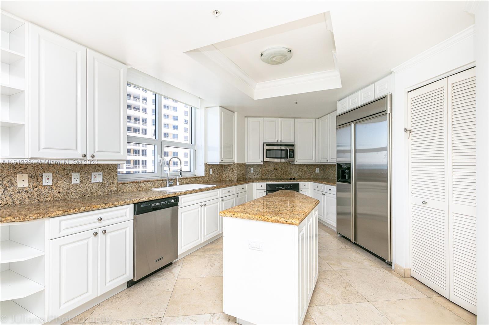 THREE TEQUESTA POINT COND - Residential