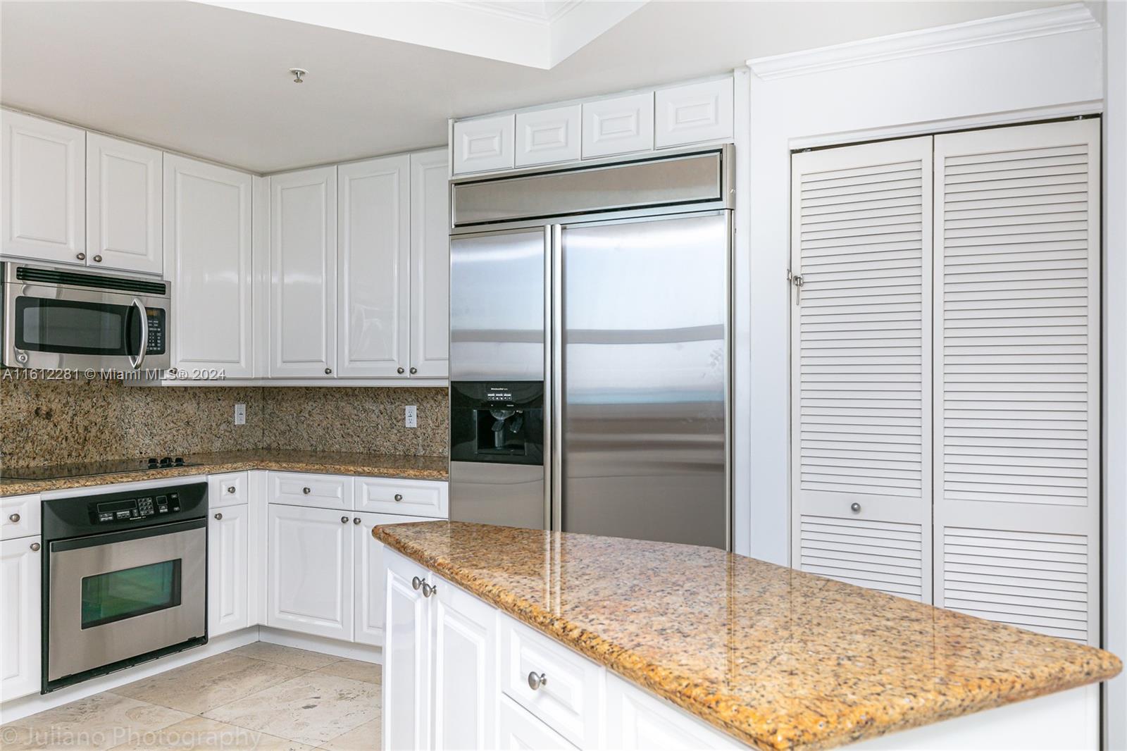 THREE TEQUESTA POINT COND - Residential