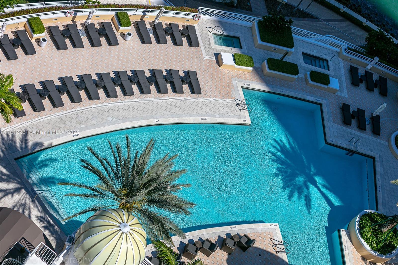 THREE TEQUESTA POINT COND - Residential