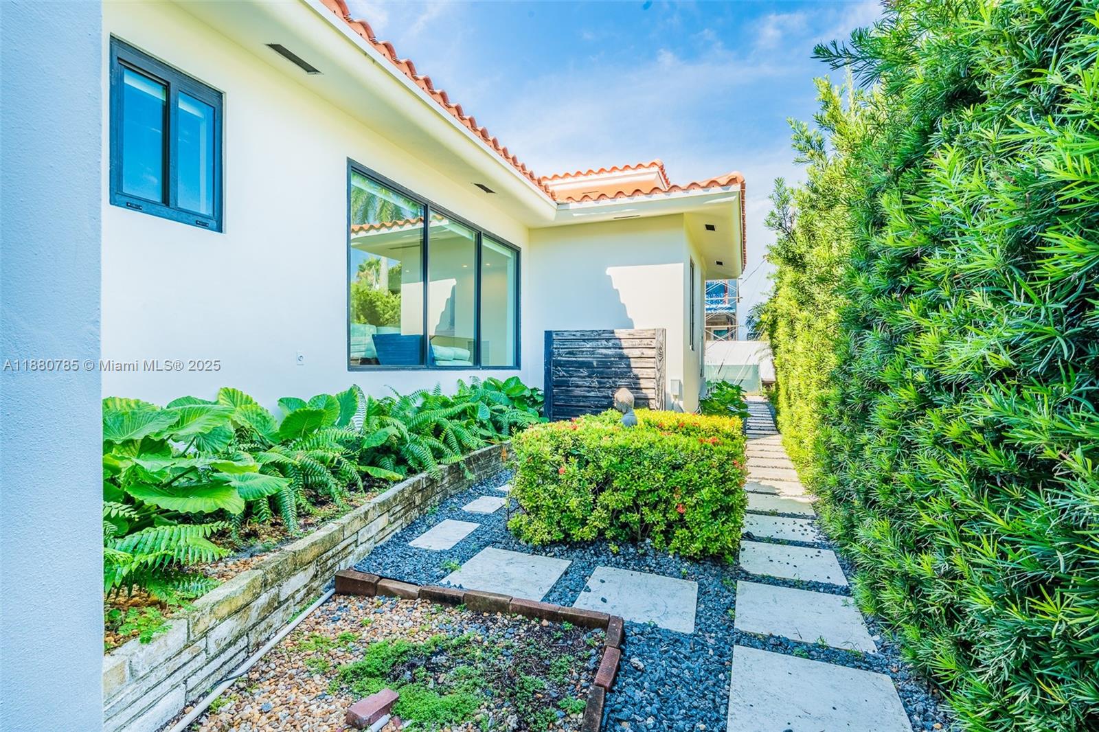 VENETIAN SEC KEYSTONE POI - Residential