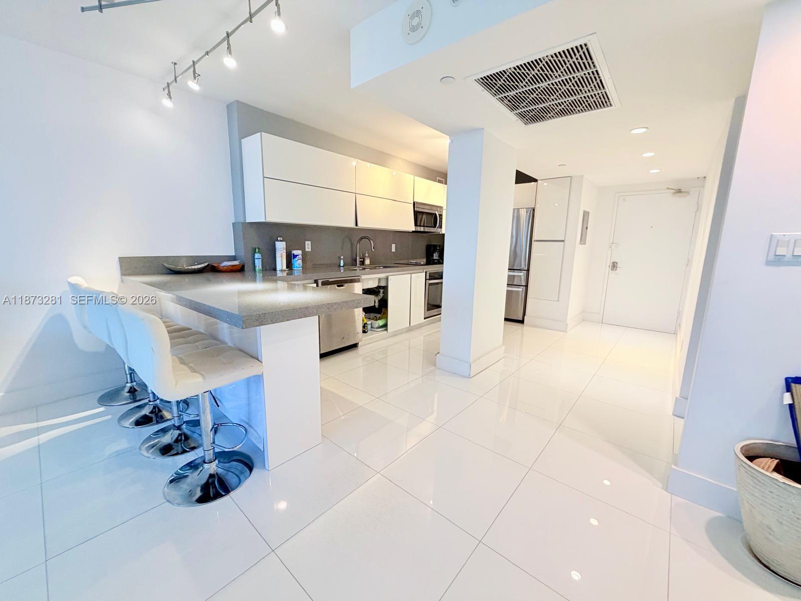 100 Lincoln Rd 1504
