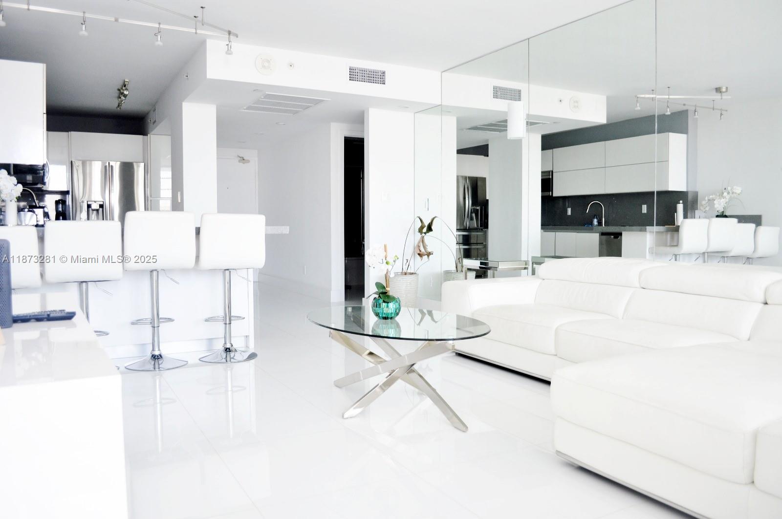 THE DECOPLAGE CONDO - Residential Lease