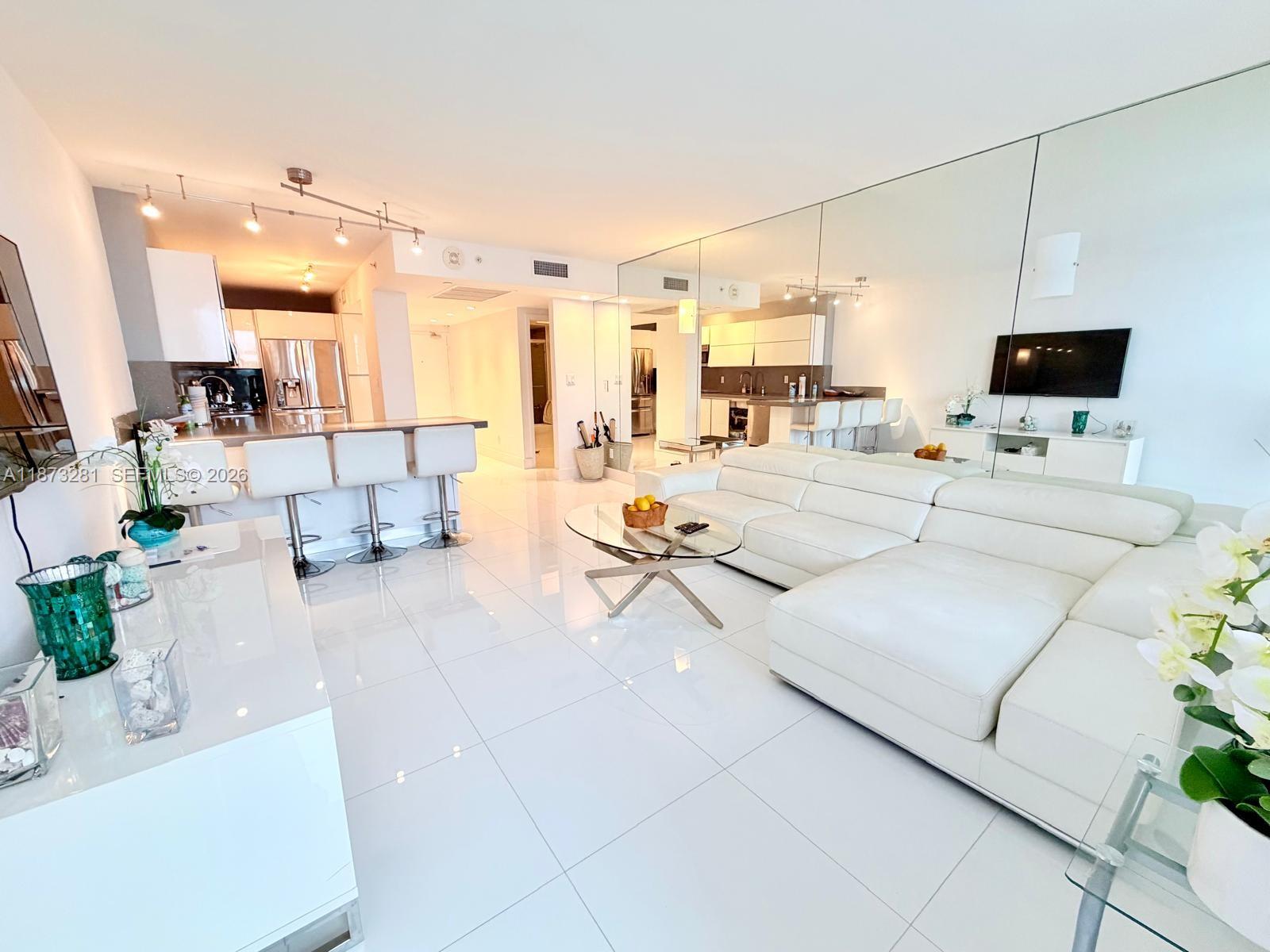 100 Lincoln Rd 1504