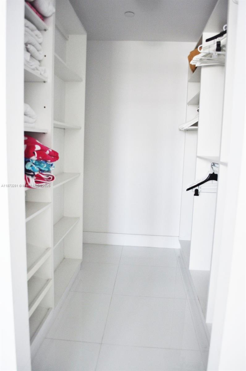 THE DECOPLAGE CONDO - Residential Lease