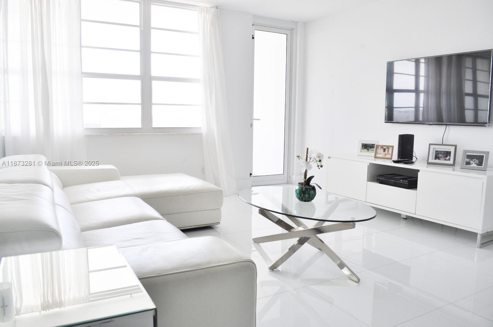SPECTACULAR 2 BEDROOM / 2 BATH AT THE FAMOUS DECOPLAGE BUILDING WITHIN WALKING DISTANCE TO THE BEACH AND THE MOST TRENDY RESTAURANTS AND PLACES IN SOUTH BEACH. UNIT FEATURES, 2 LARGE BEDROOMS , 2 FULL BATHROOMS, WASHER AND DRYER, OPEN KITCHEN. UNIT IS FULLY RENOVATED. UNIT OFFERS BEAUTIFUL VIEWS OF THE OCEAN AND CITY SKYLINE. BUILDING FEATURES. RENOVATED HEATED POOL AND GYM.** FULLY FURNISHED UNIT** (WATER, SEWER, CABLE, WIFI, AND VALET PARKING SPACE INCLUDED IN THE RENT)** Rent price may vary for short-term rentals (less than 6 months) and winter season (NOVEMBER - APRIL)* Move out $250.00 cleaning fee will be paid upfront**