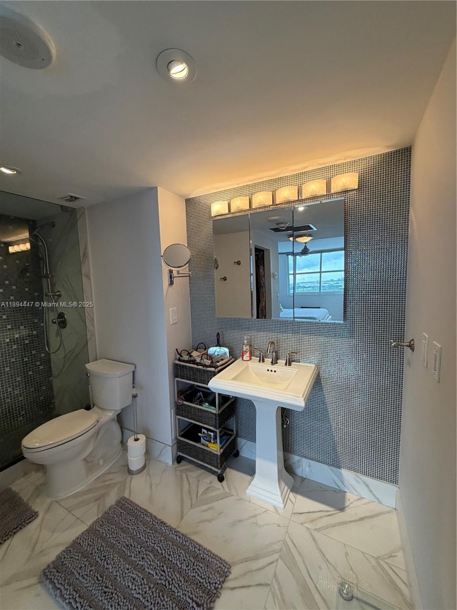 ARLEN HOUSE CONDO - Residential