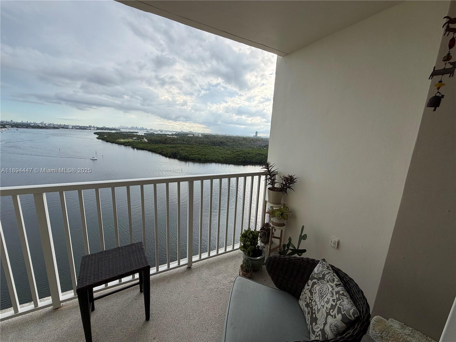 ARLEN HOUSE CONDO - Residential