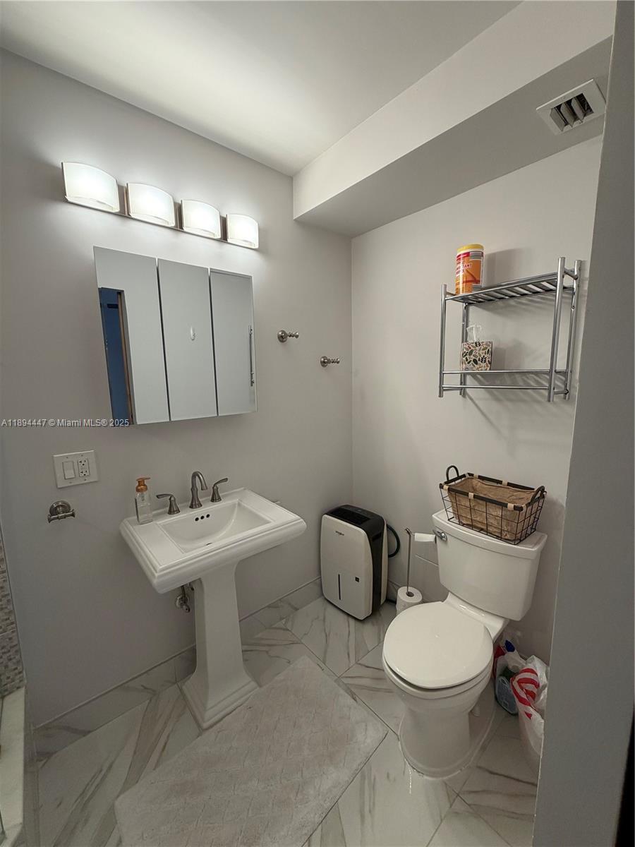 ARLEN HOUSE CONDO - Residential