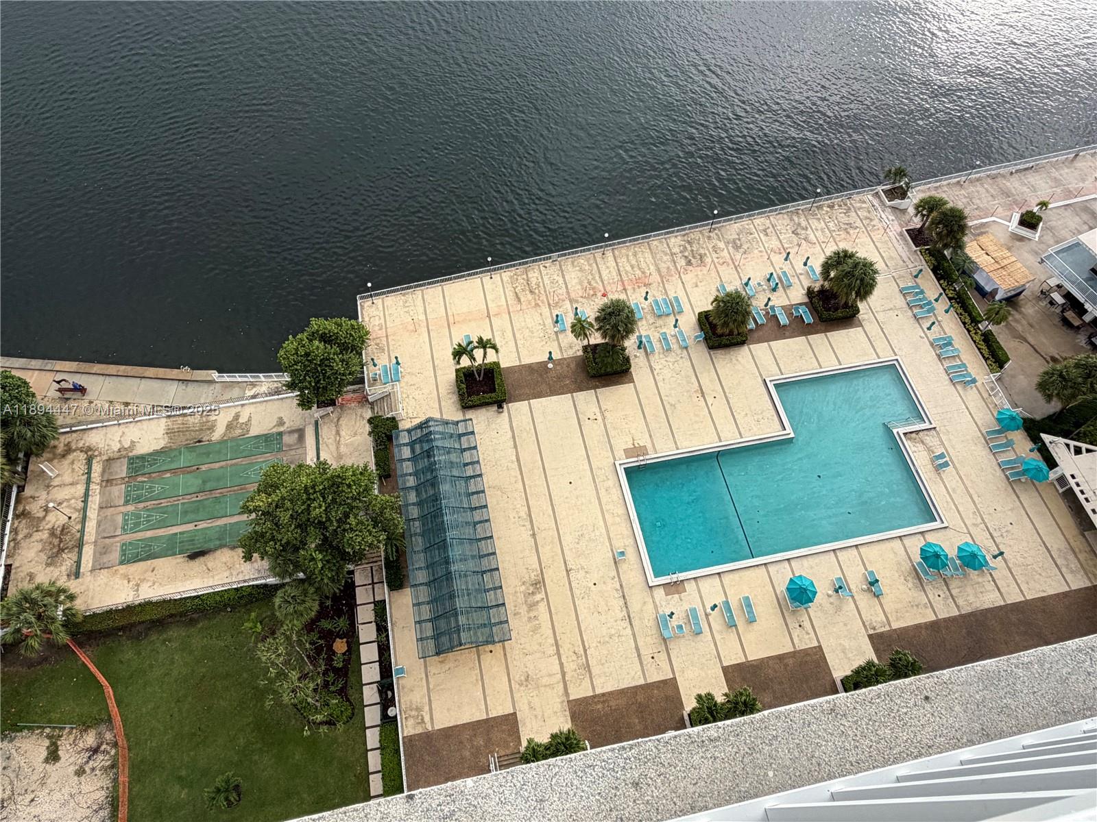 ARLEN HOUSE CONDO - Residential