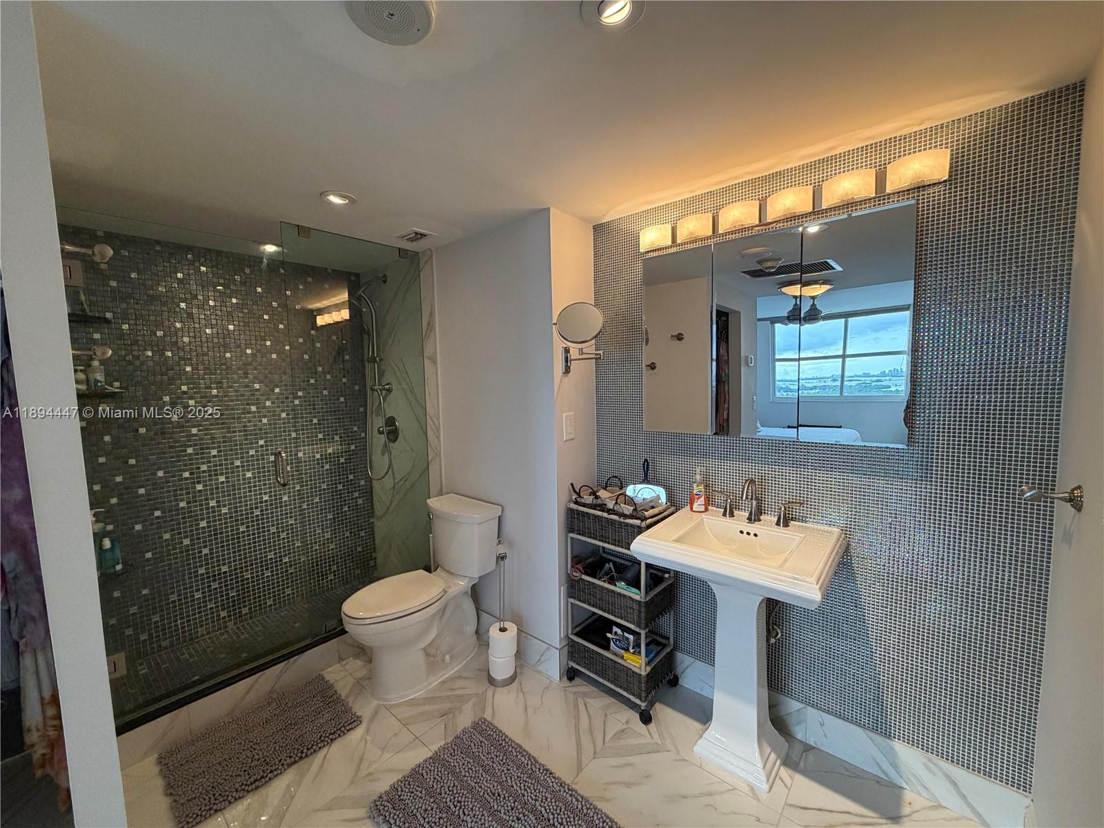 ARLEN HOUSE CONDO - Residential