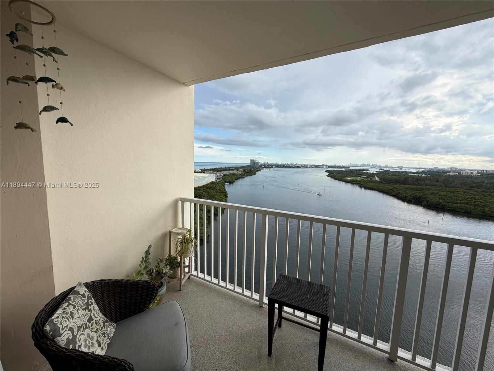 ARLEN HOUSE CONDO - Residential