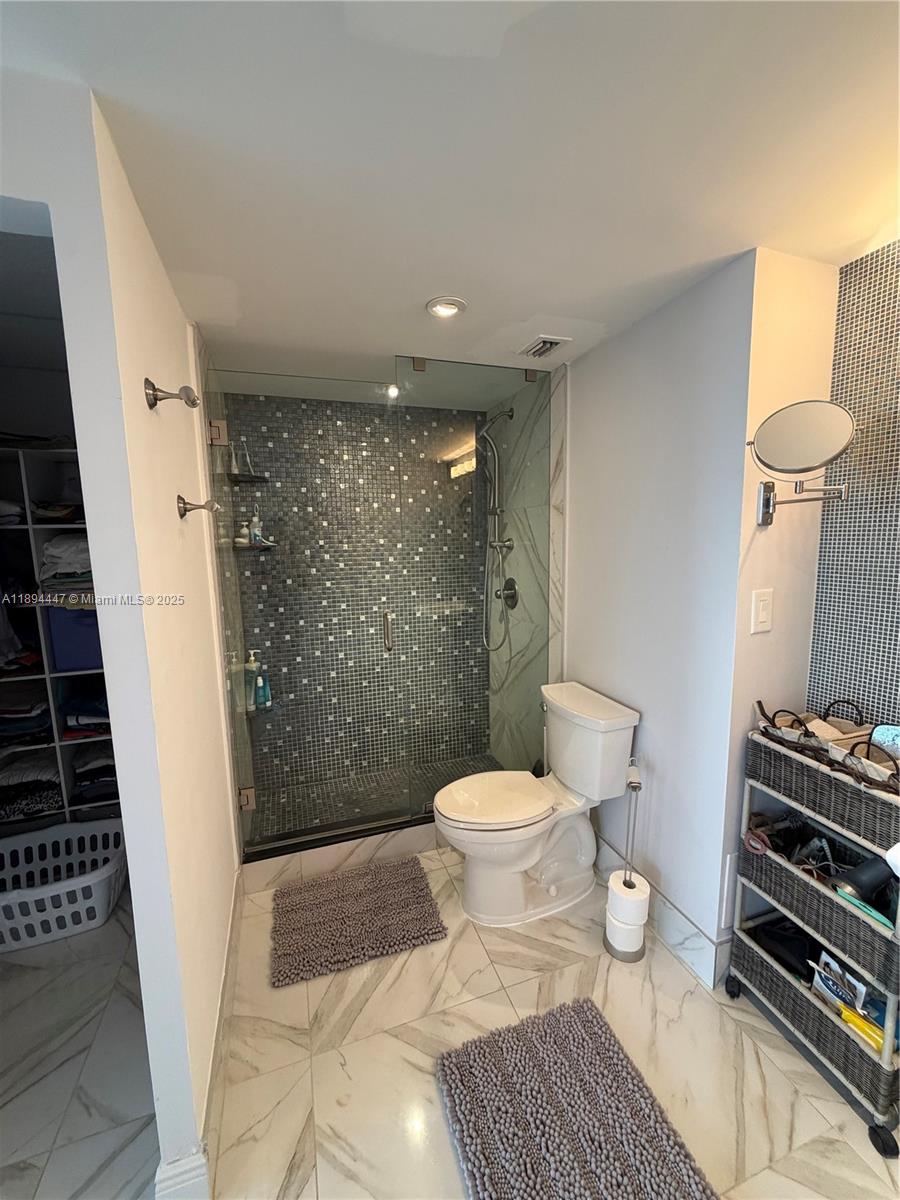 ARLEN HOUSE CONDO - Residential