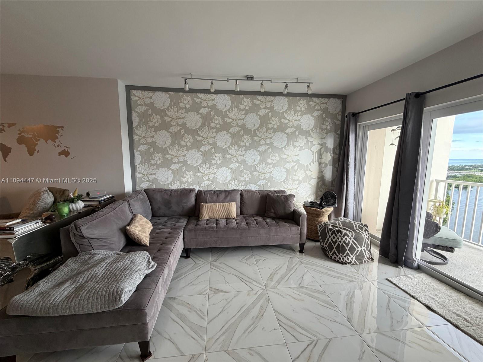 ARLEN HOUSE CONDO - Residential