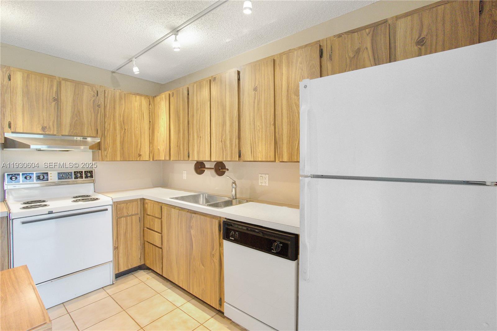 SANDALWOOD ESTATES - Residential