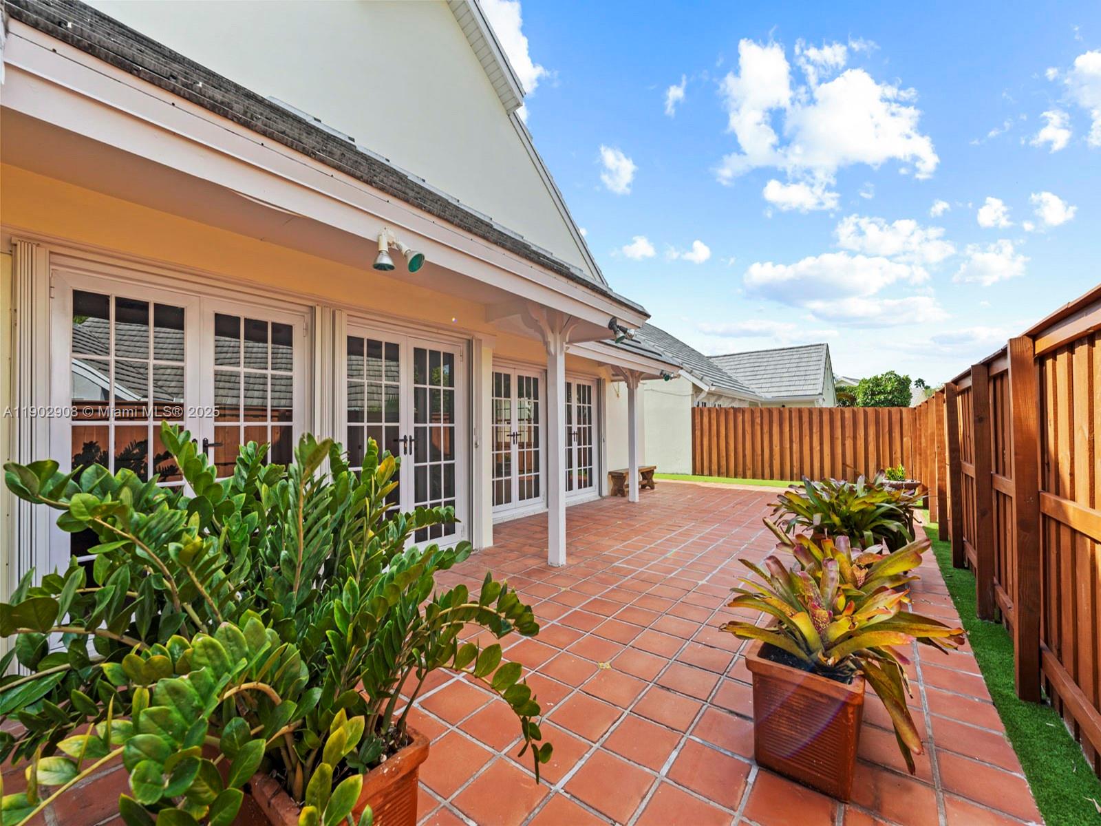 1ST ADDN TO DORAL WOODS - Residential Lease